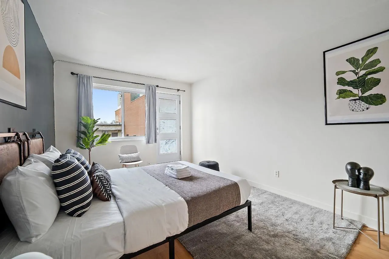 Hutchison Apartments By Restavio Montreal