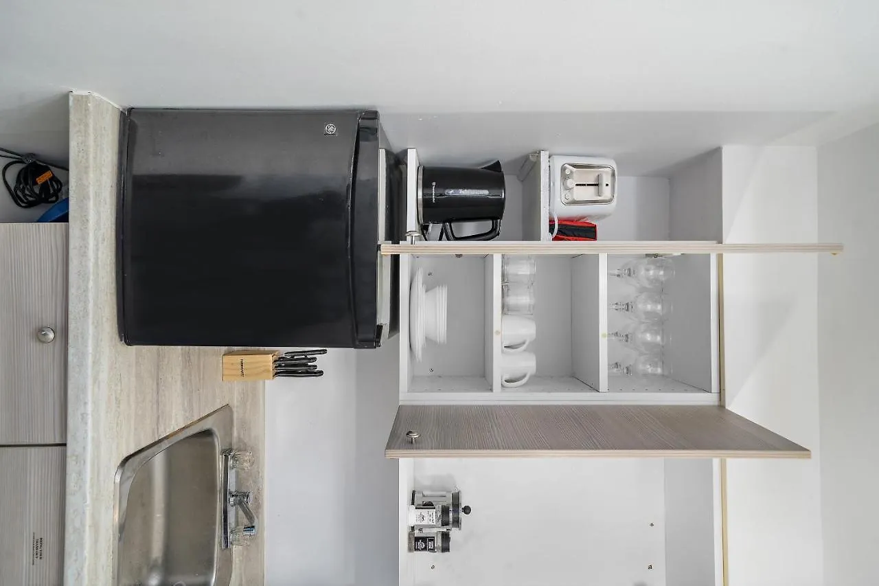 Hutchison Apartments By Restavio Montreal 0*,