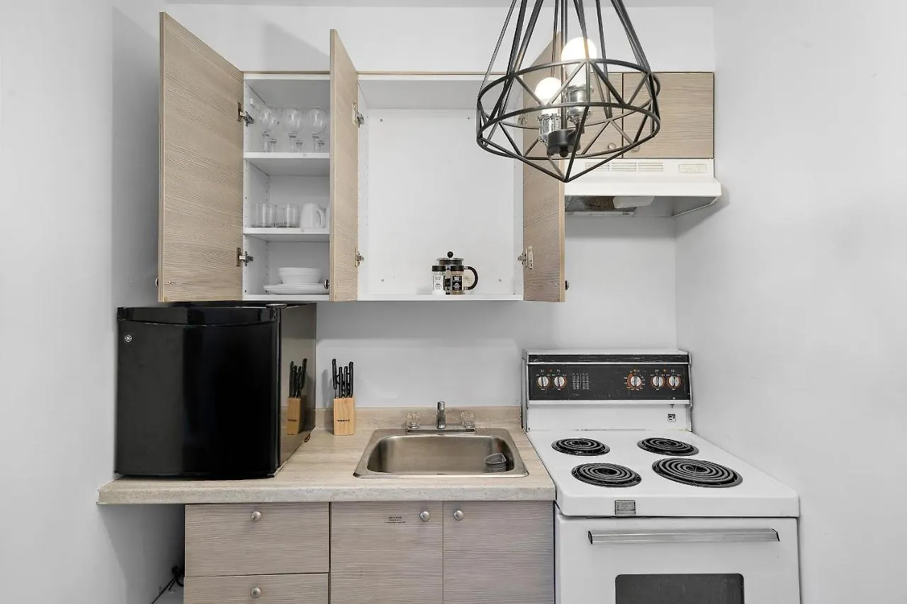 Hutchison Apartments By Restavio Montreal