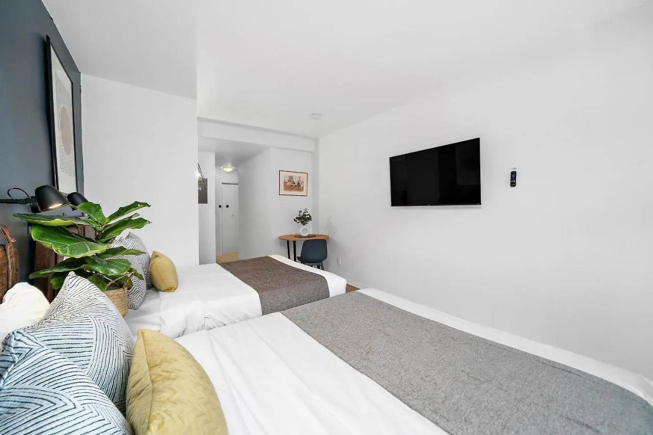 Hutchison Apartments By Restavio Montreal