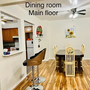 Cheerful Homestay Niagara Falls